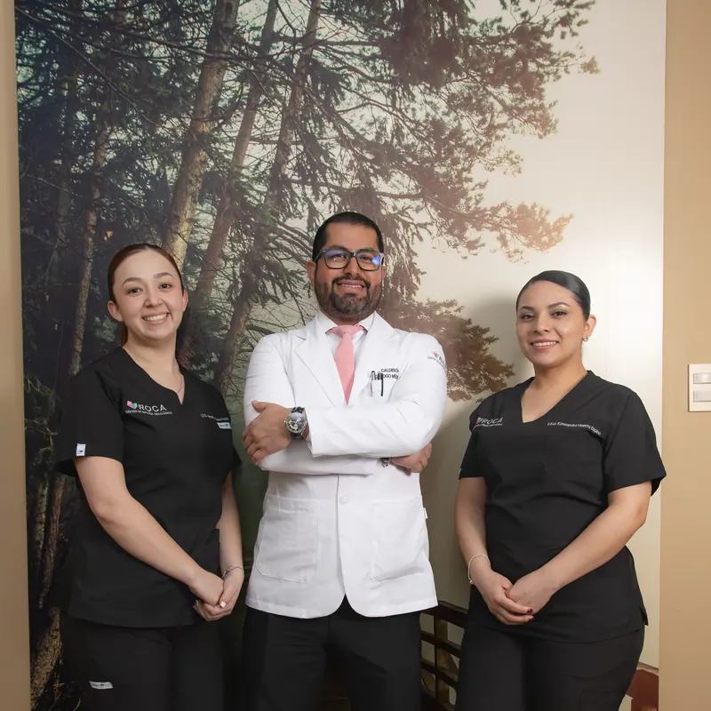 Equipo de ROCA: el oncólogo médico junto a las enfermeras especialistas en oncología